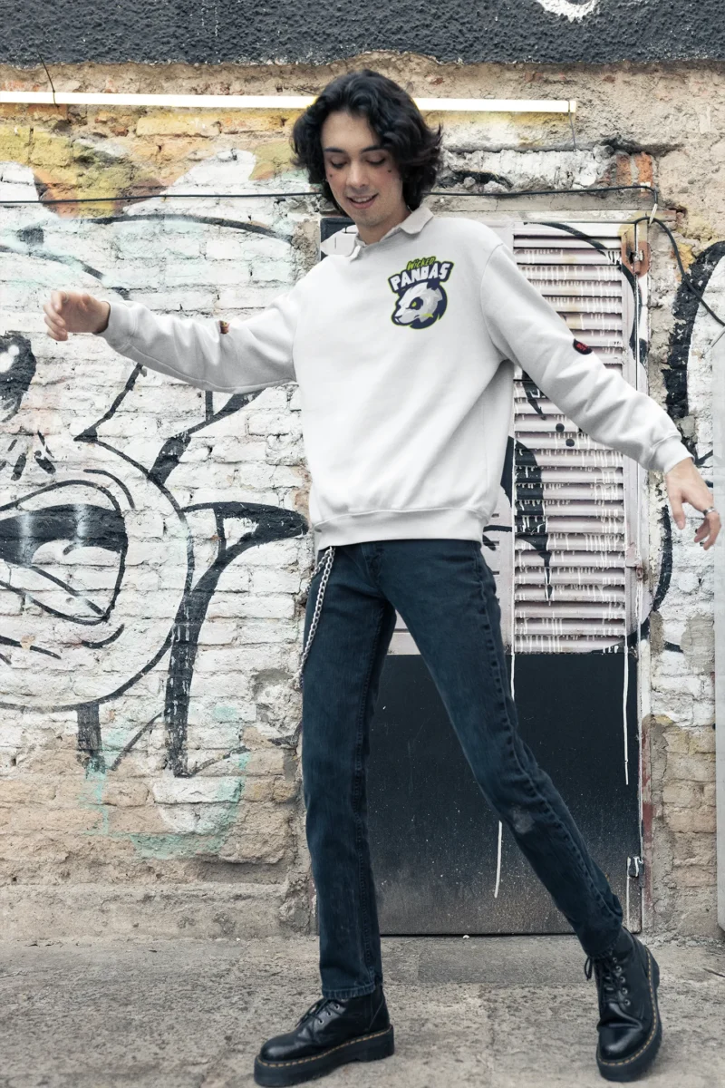 oversized sweatshirt in a classic white color combines comfort and style - Image 4